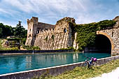 Borghetto di Valeggio. Il Ponte Visconteo. 